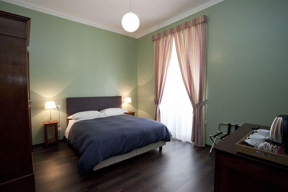 B&B Santi Quattro Al Colosseo Rzym Zewnętrze zdjęcie