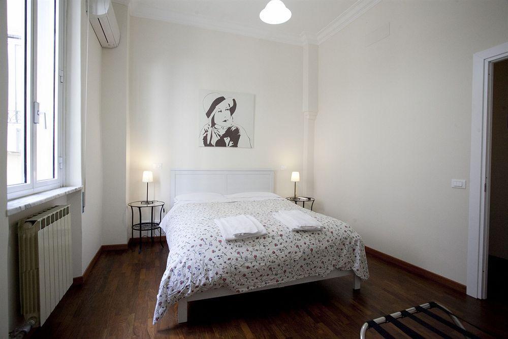 B&B Santi Quattro Al Colosseo Rzym Zewnętrze zdjęcie