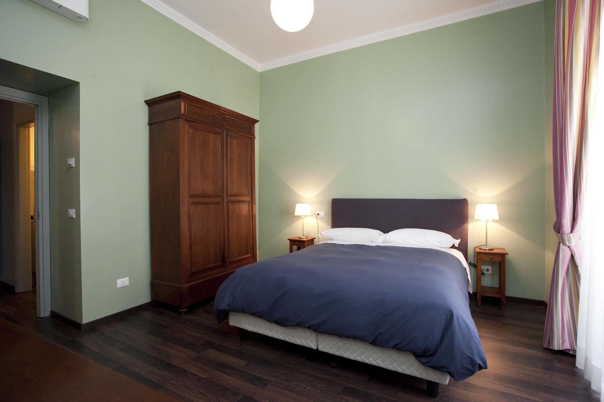 B&B Santi Quattro Al Colosseo Rzym Zewnętrze zdjęcie