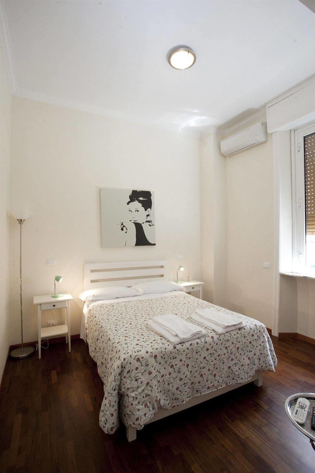 B&B Santi Quattro Al Colosseo Rzym Zewnętrze zdjęcie